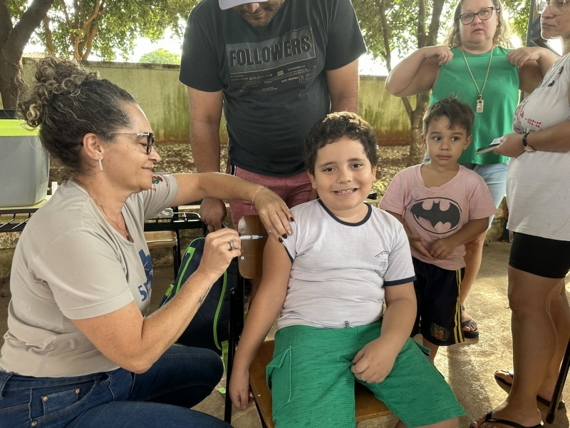 Galeria saude-inicia-vacinacao-extramuro-nas-escolas-e-creches